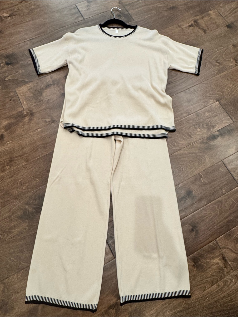 Amazon Cream Short-Sleeve Sweater Top & Pants Set with Black Trim - Picture 7 of 9